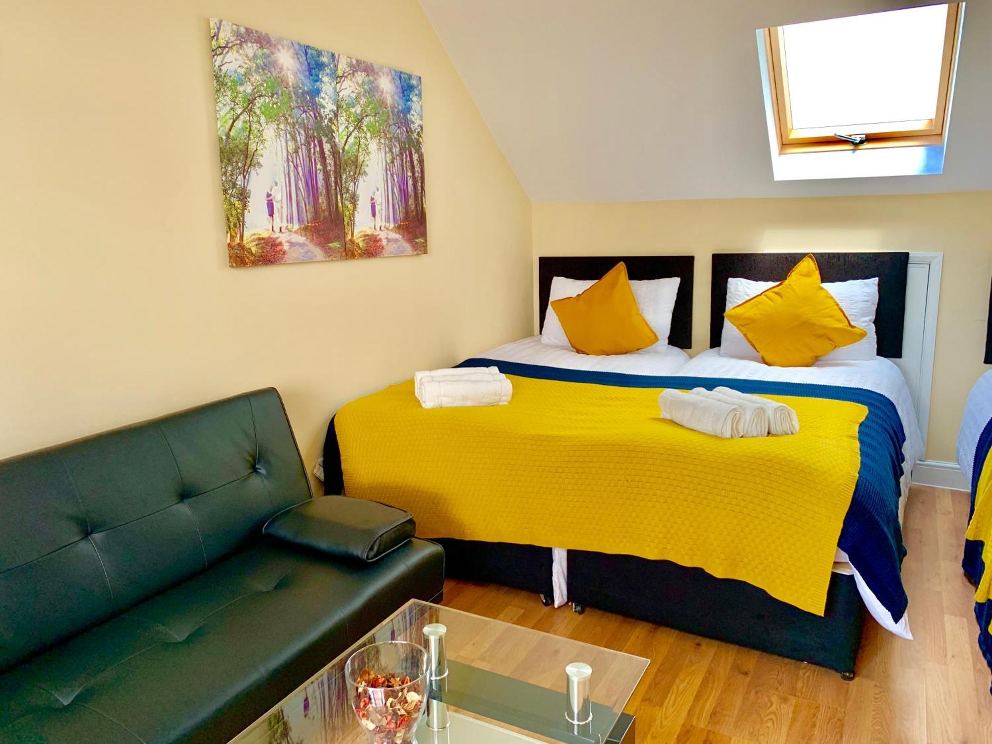 London Studio Apartments, Private Bathroom, Kitchenette, Parking, Np7 Zewnętrze zdjęcie